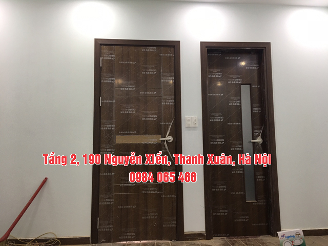 Thi công cửa YA07 YL107 cho nhà Anh Trung (phố Duy Tân)